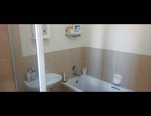 2 BEDROOM SECTIONAL TITLE FOR SALE IN COMET